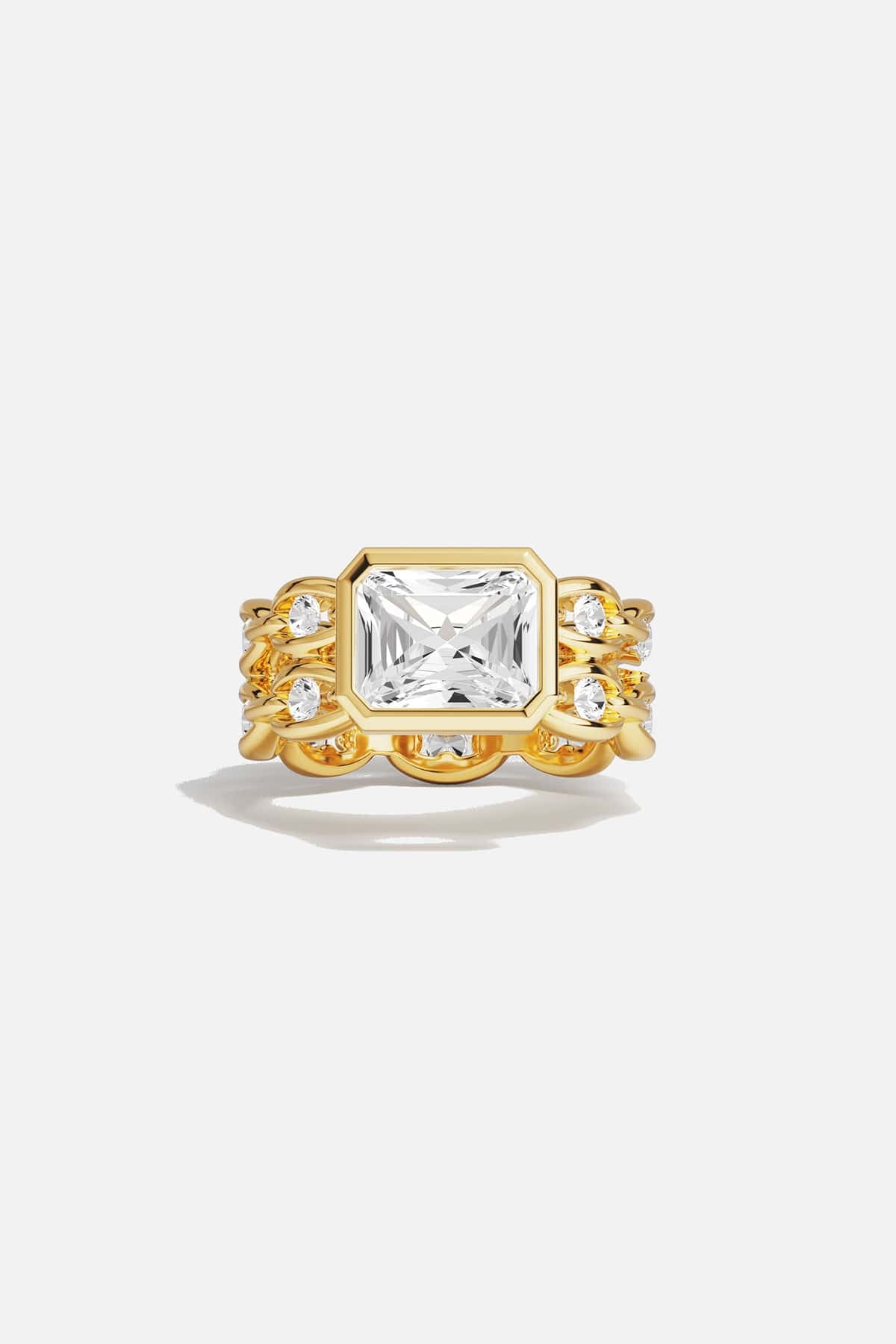 APM Ring in gold color, a bold statement of modern elegance.