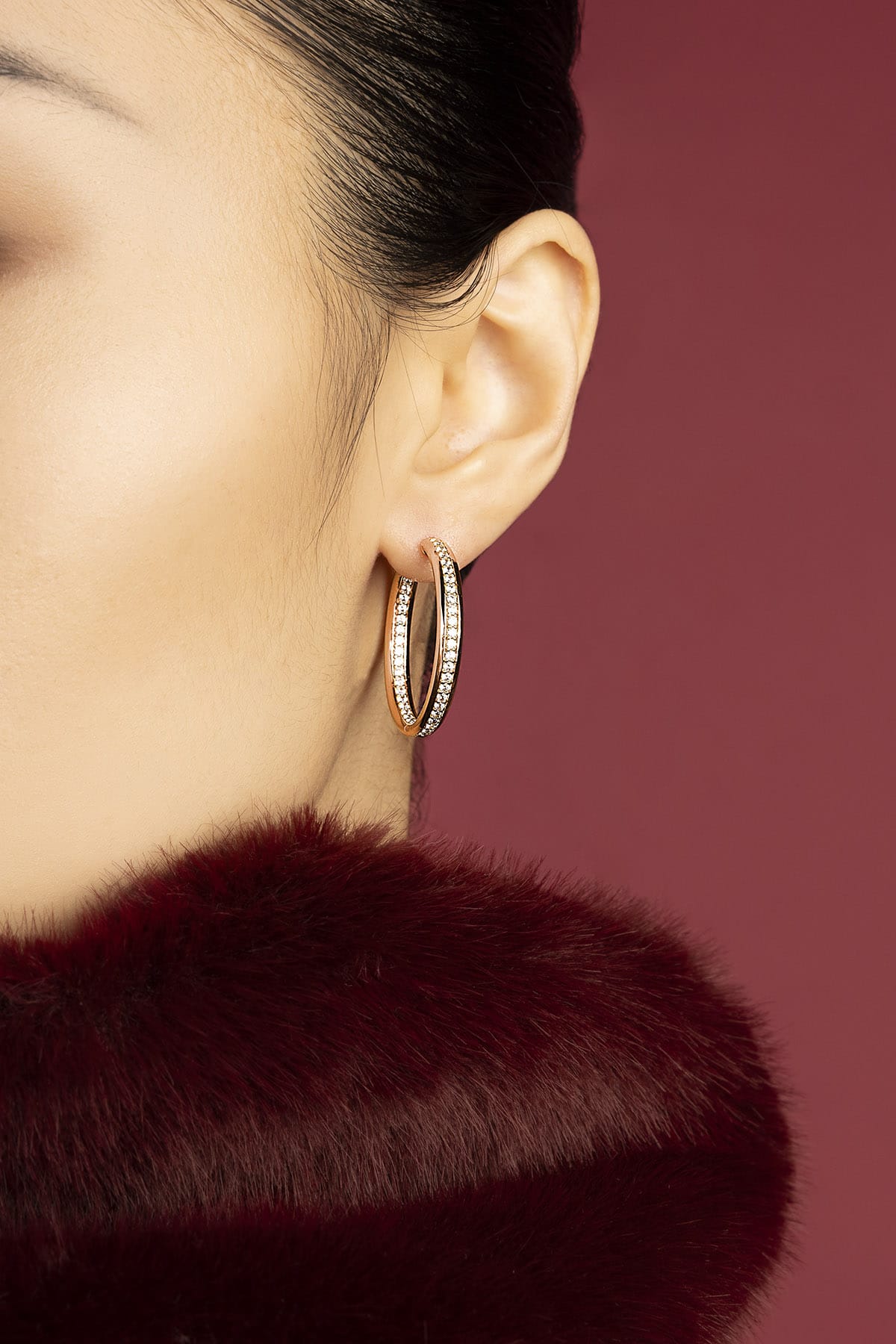 02-PE16891OX-APM-Monaco-Riviera-Earrings-Worn