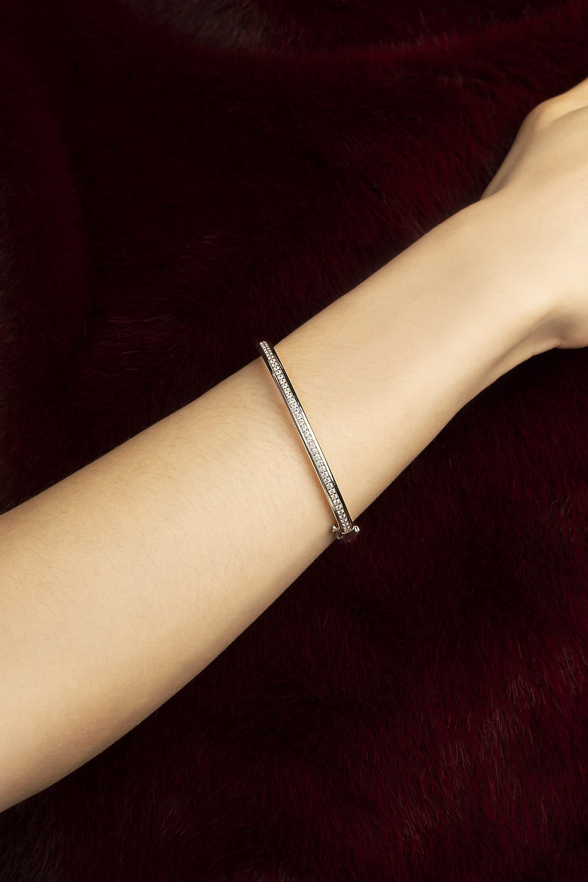 02-WB5869OX-APM-Monaco-Riviera-Bracelet-Worn