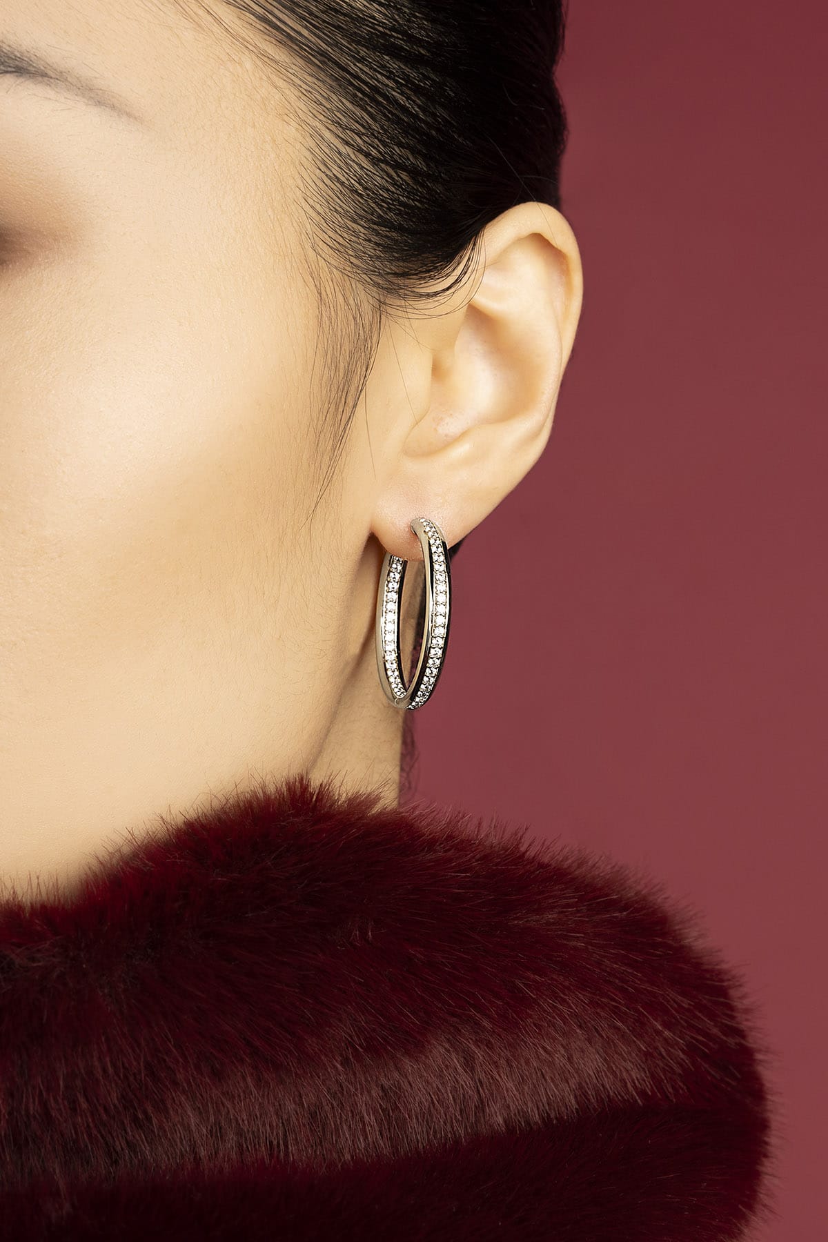 02-WE16891OX-APM-Monaco-Riviera-Earrings-Worn