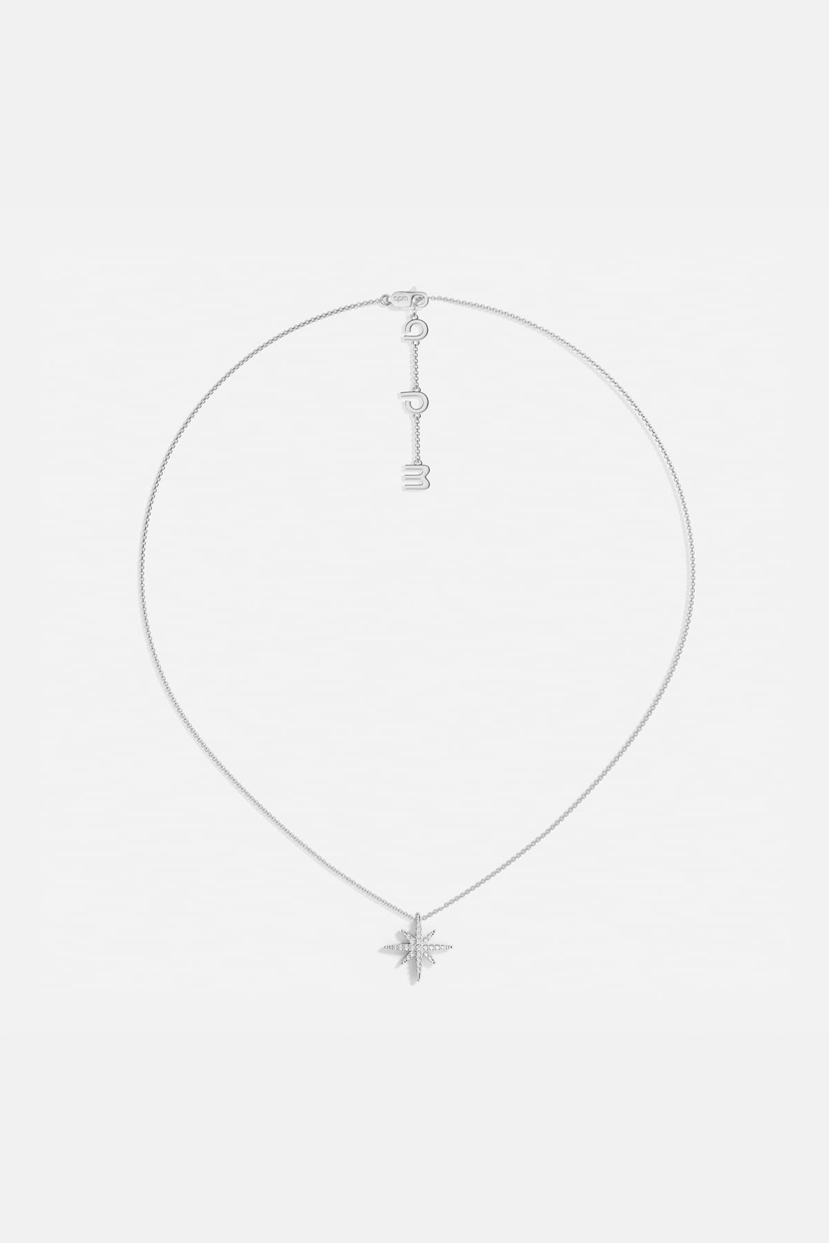 APM Météorites Necklace, a delicate star shining with quiet celestial charm.