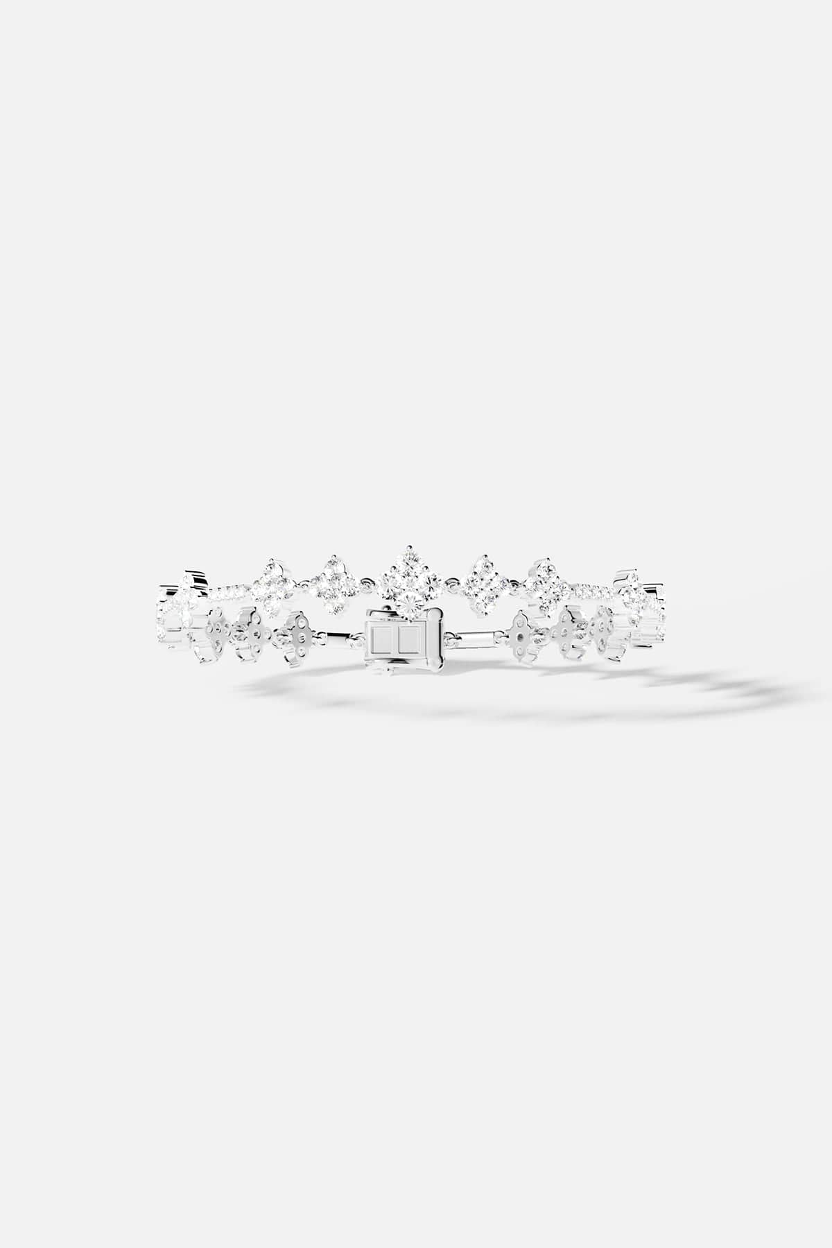 Bracelets APM Monaco, white gold pavé diamond bracelet with white diamonds.