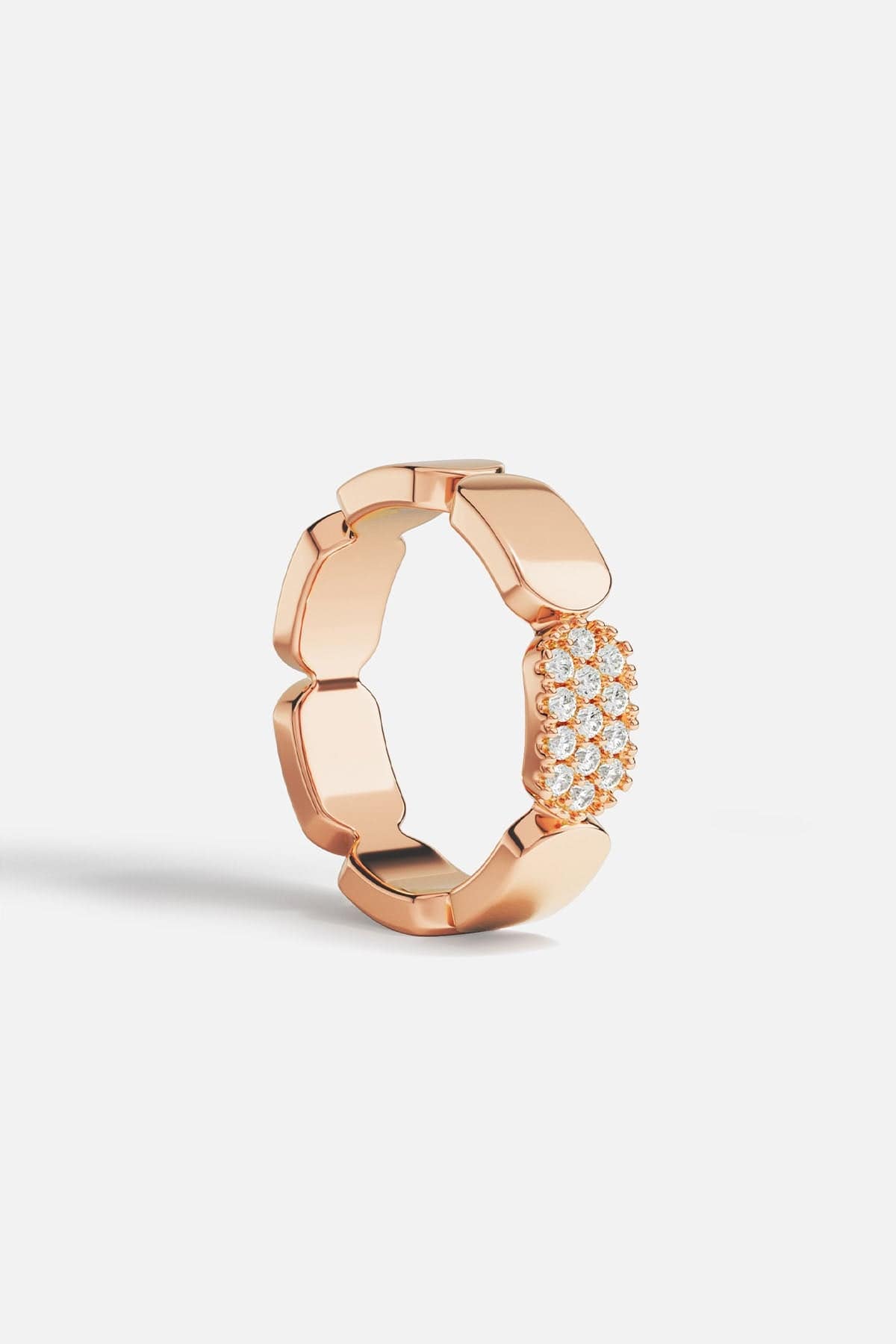Rings APM Monaco dainty rose gold ring with small stones.