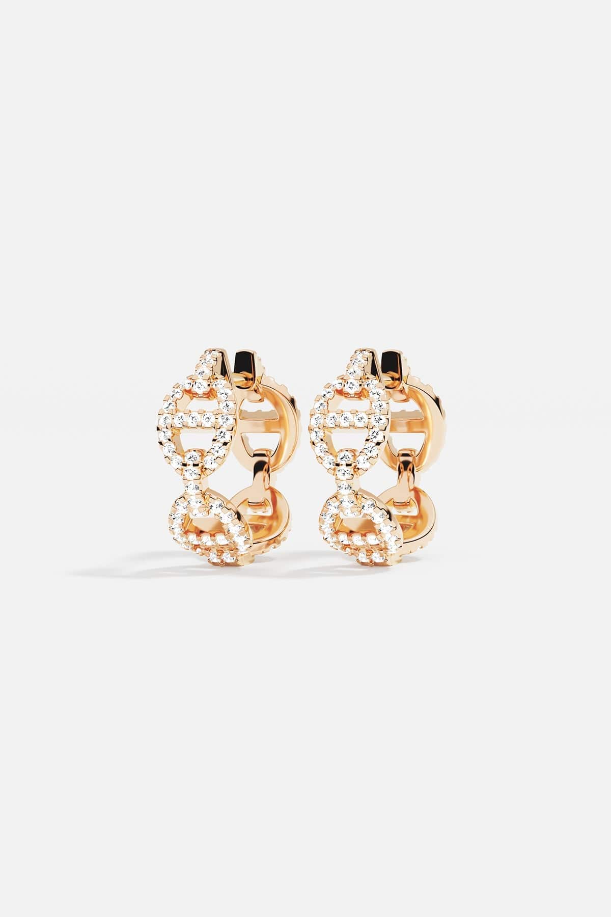 Earrings APM Monaco: yellow gold maille hoop earrings with pavé diamonds.