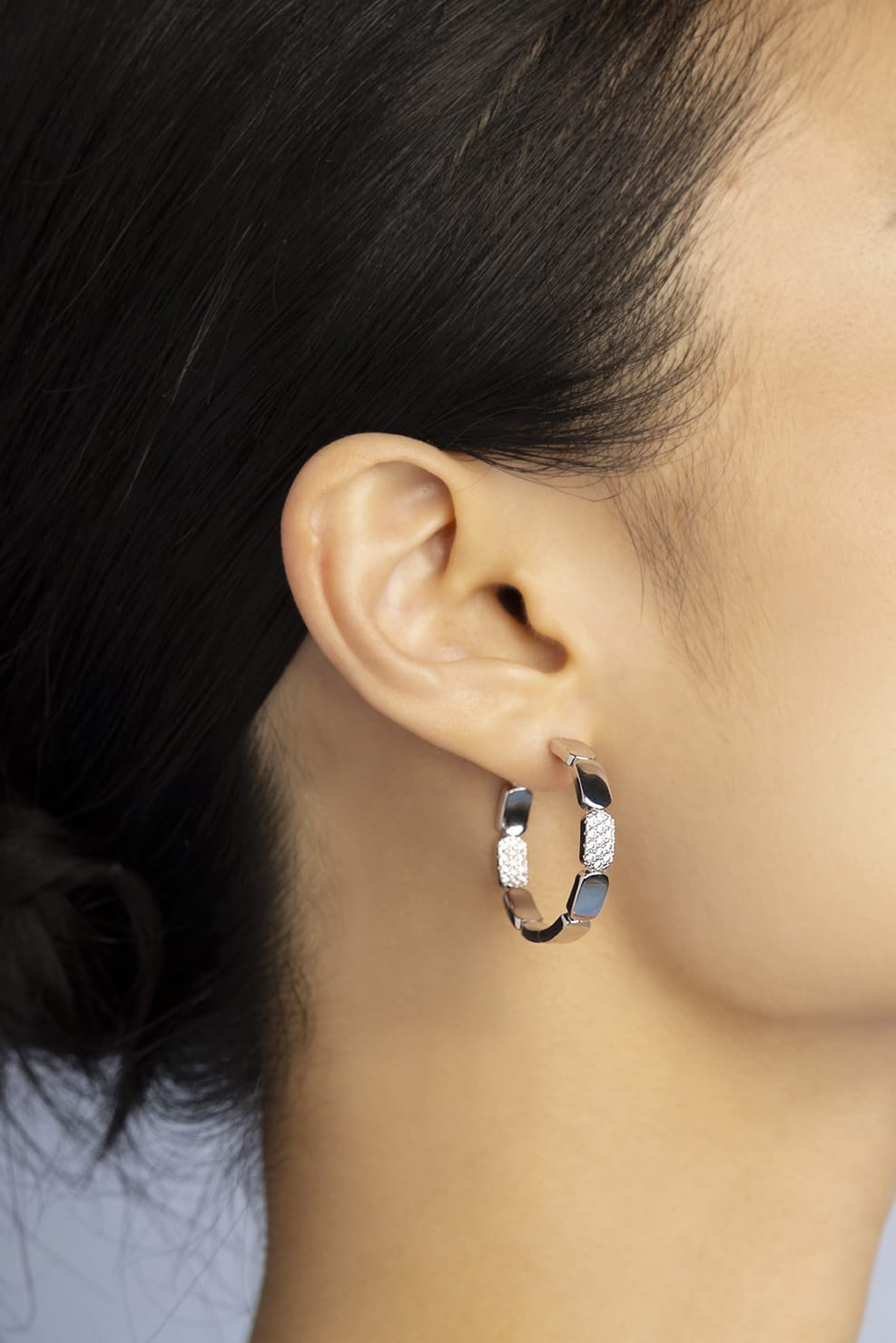 02-WE15769OX-APM-Monaco-Earrings