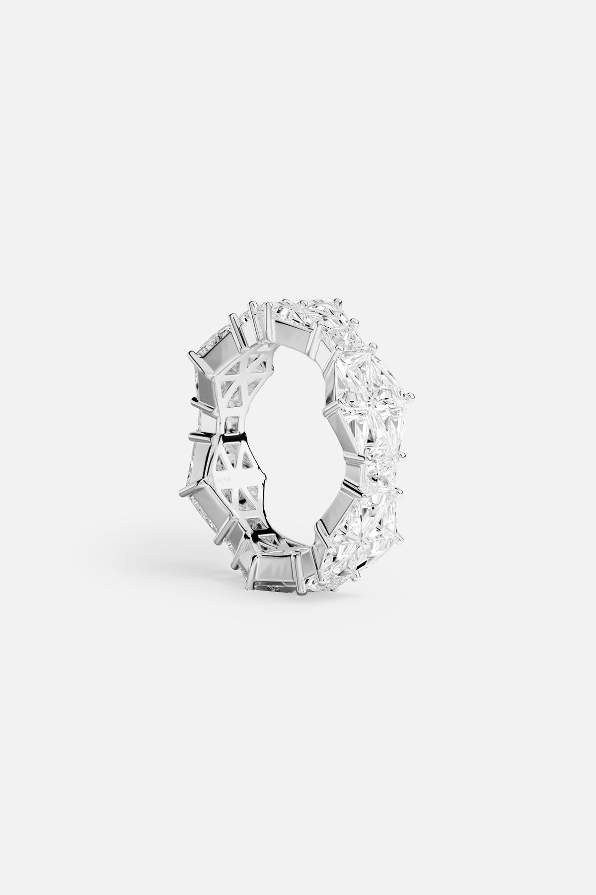 APM Ring in rhodium finish, a luminous eternity of light and elegance.