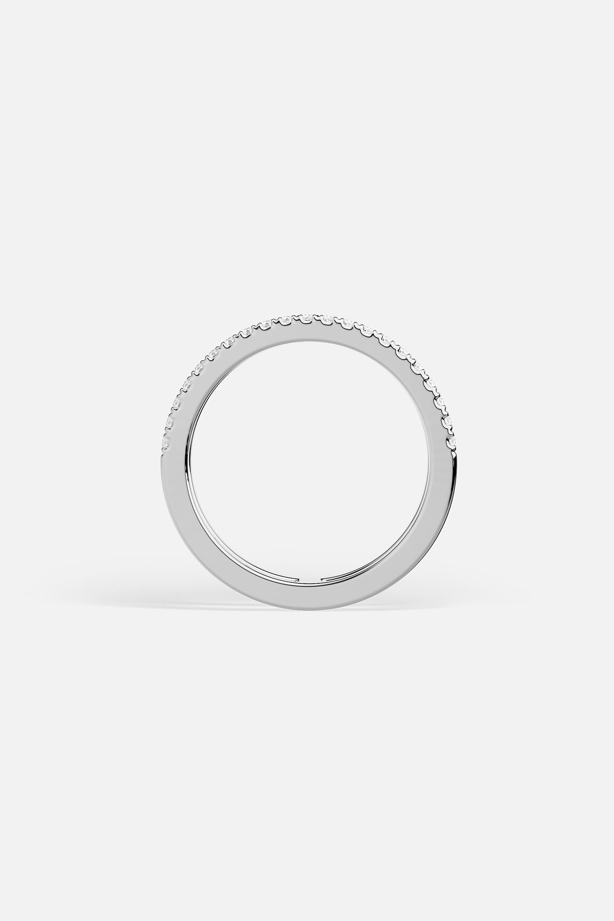 APM Ring in rhodium finish, a delicate shimmer of everyday elegance.