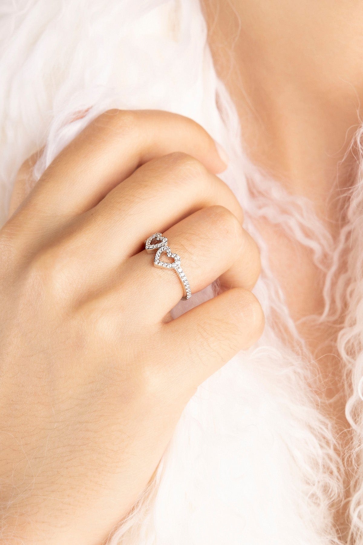 Dainty Heart Ring | APM Monaco