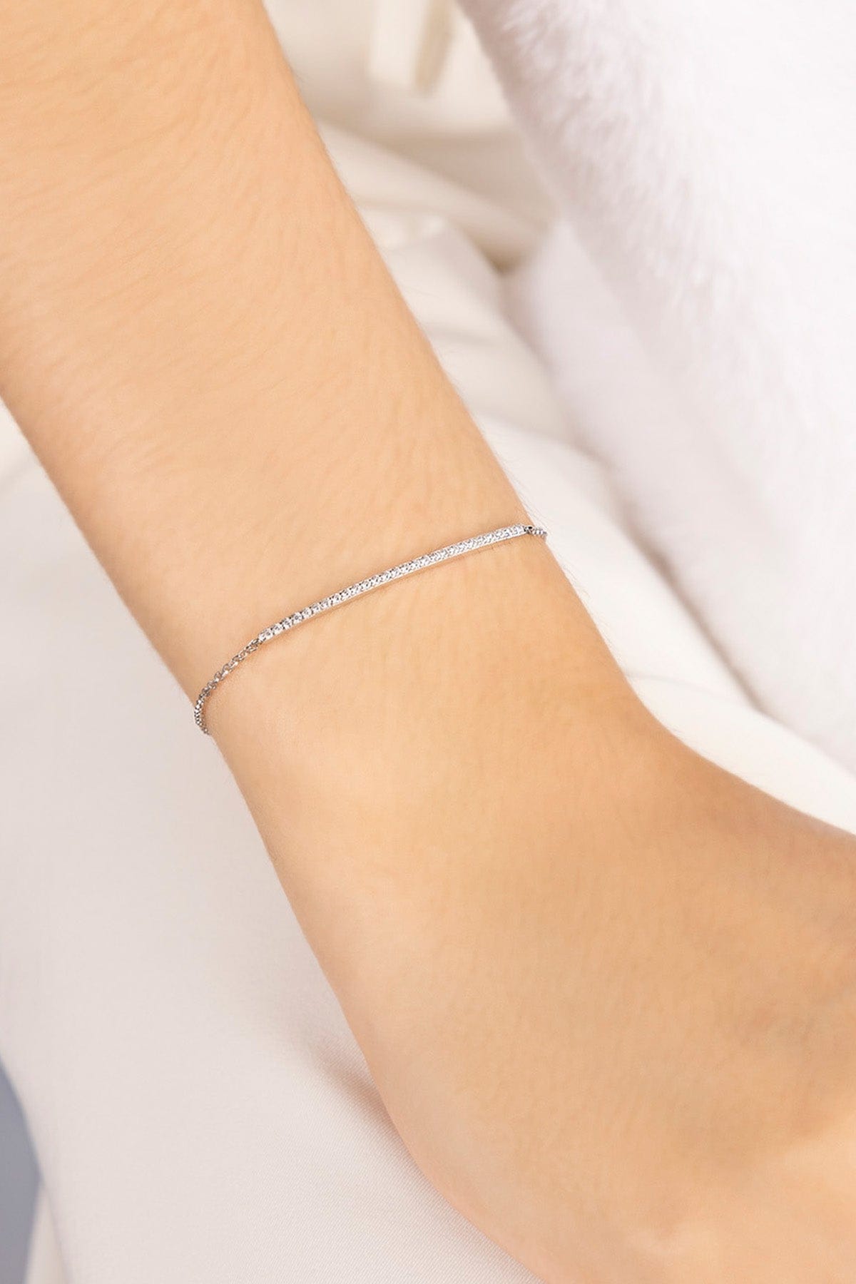 Adjustable Bracelet with Paved Line | APM Monaco