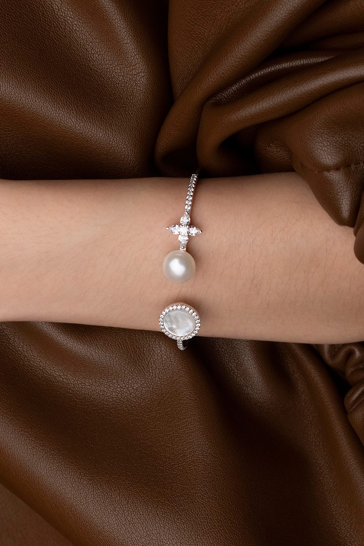 Up and Down Ring with Pearls - Silver | APM Monaco