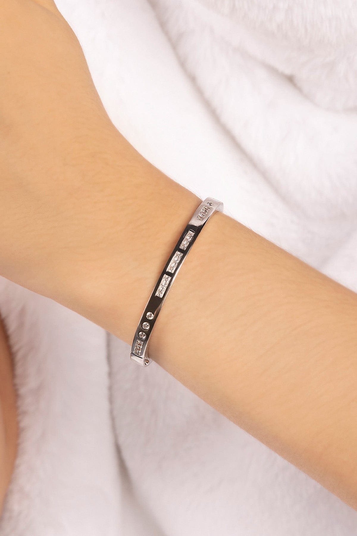 BONHEUR Morse Code Bangle - Silver | APM Monaco