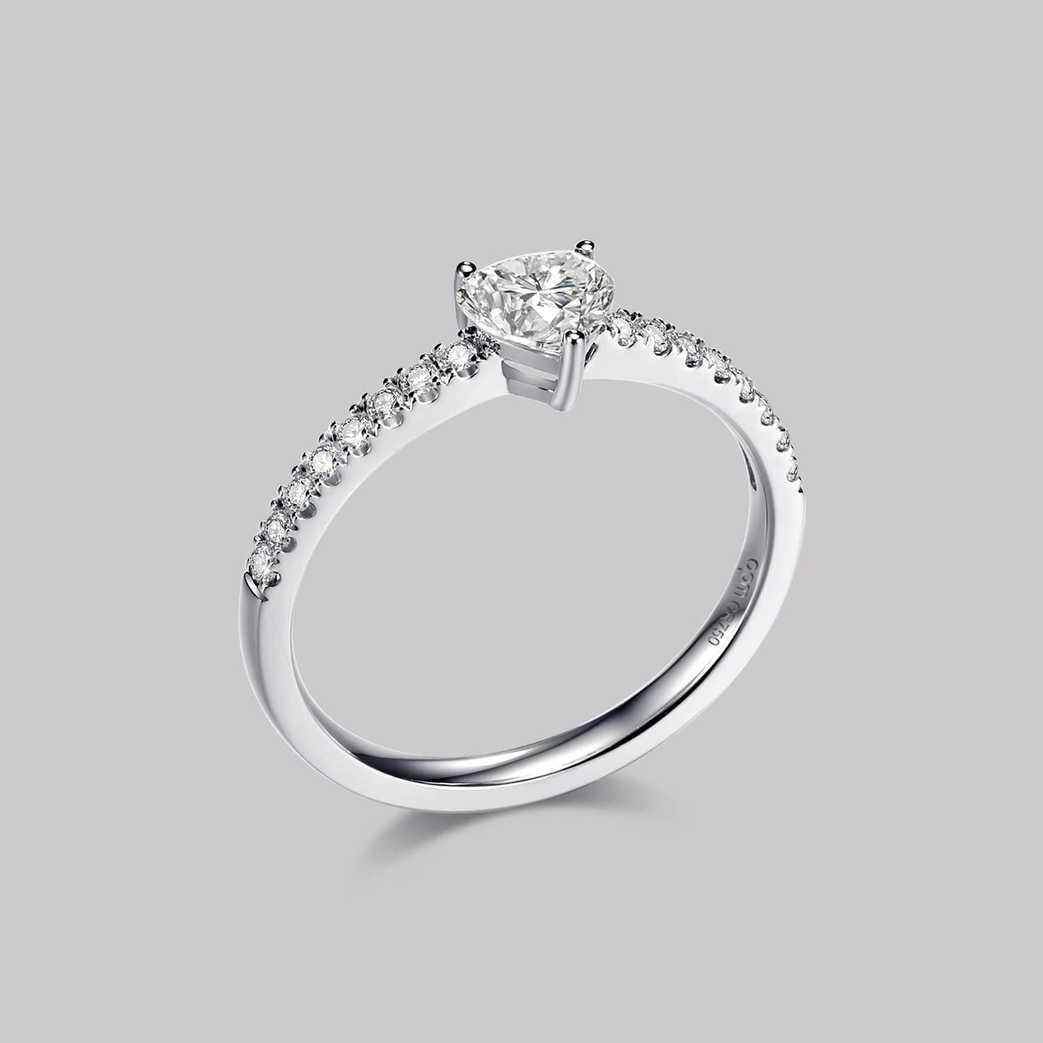 Pavé Heart Diamond Ring (0.48ct) - APM Monaco