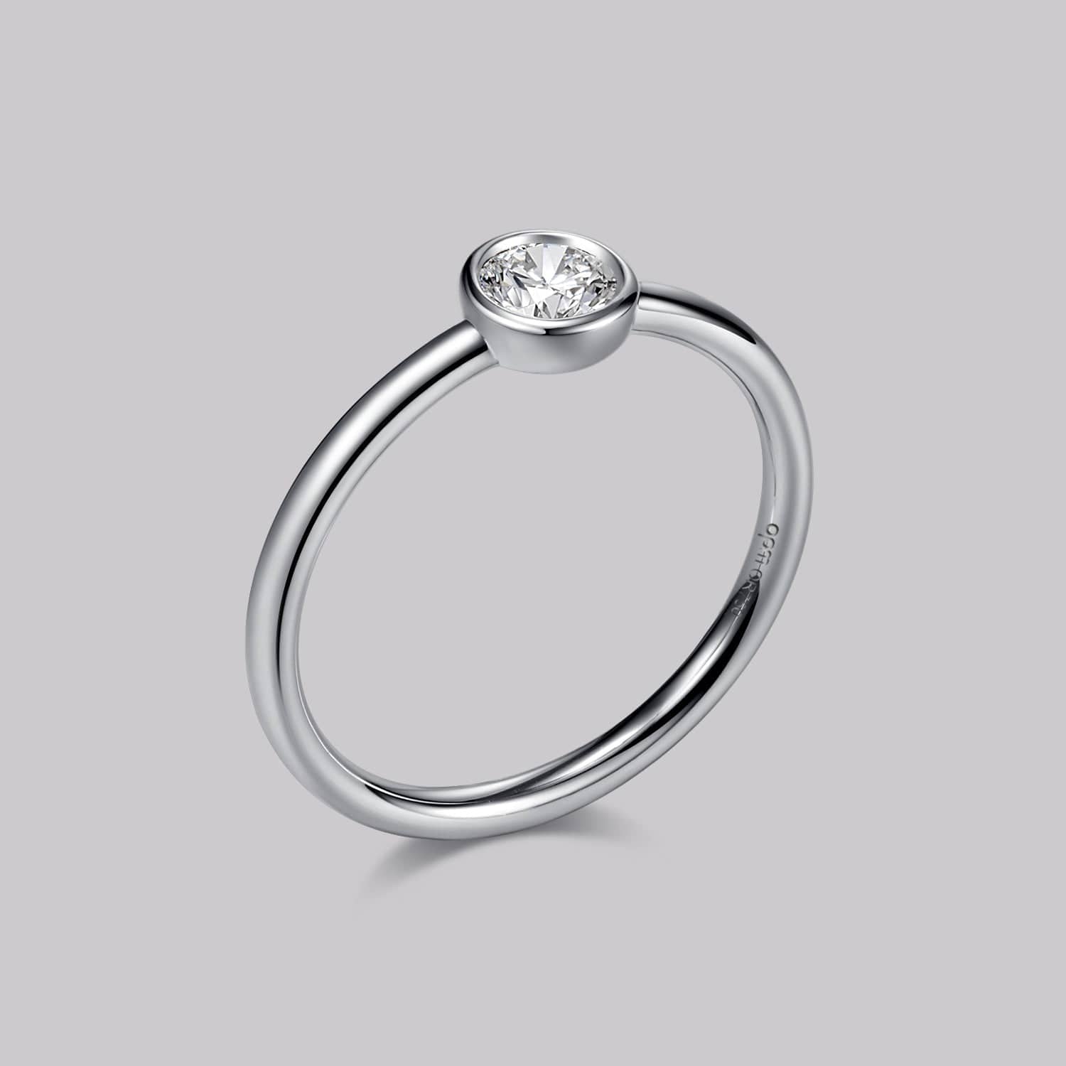 Round Diamond Ring (0.24ct) - APM Monaco