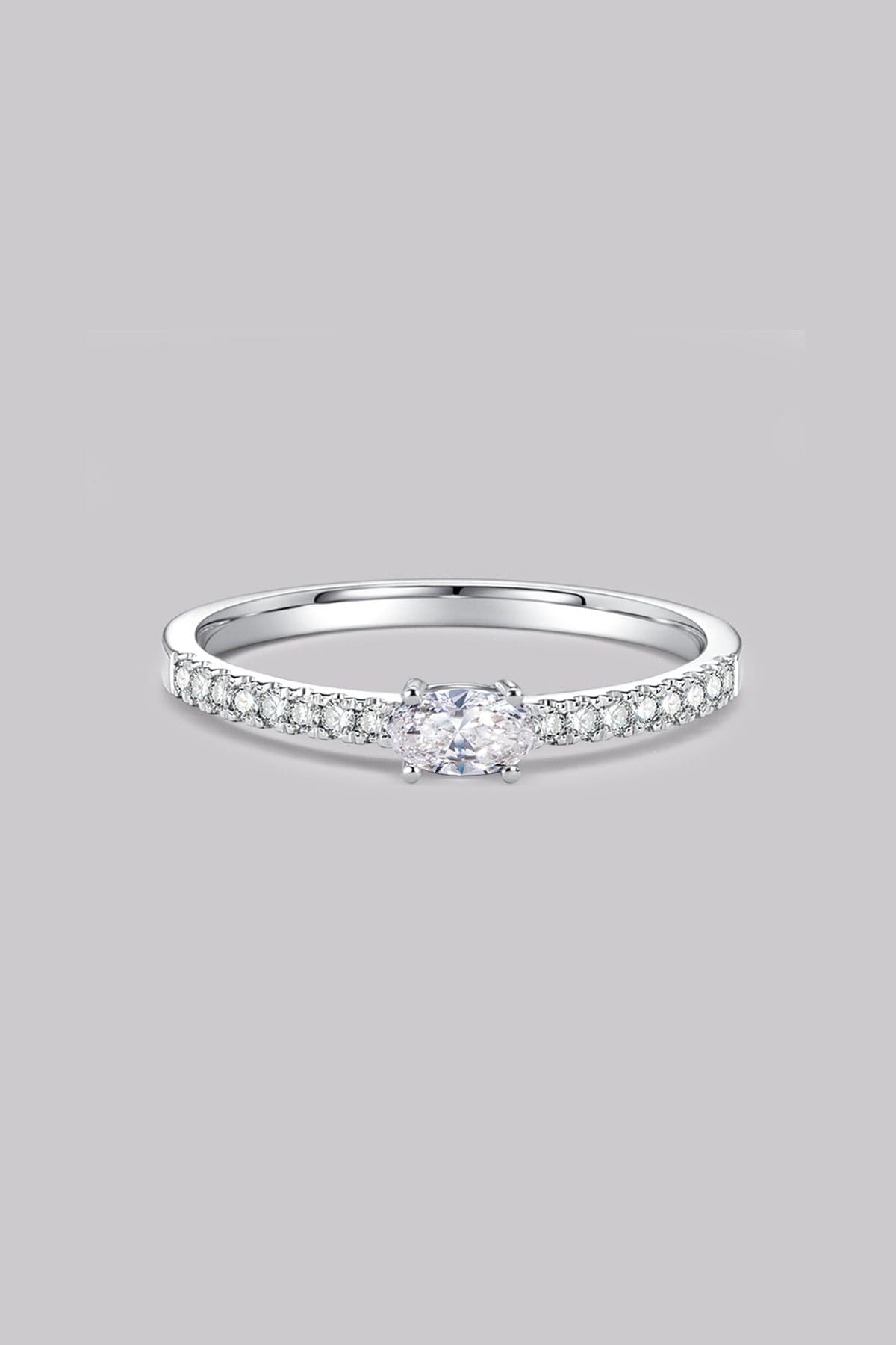 Pavé Oval Diamond Ring (0.39ct) - APM Monaco