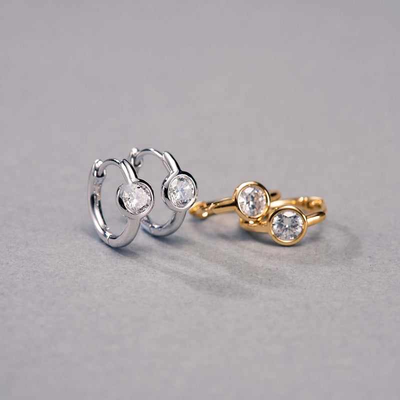 圆形钻石黄金小巧环状耳环（0.28克拉）