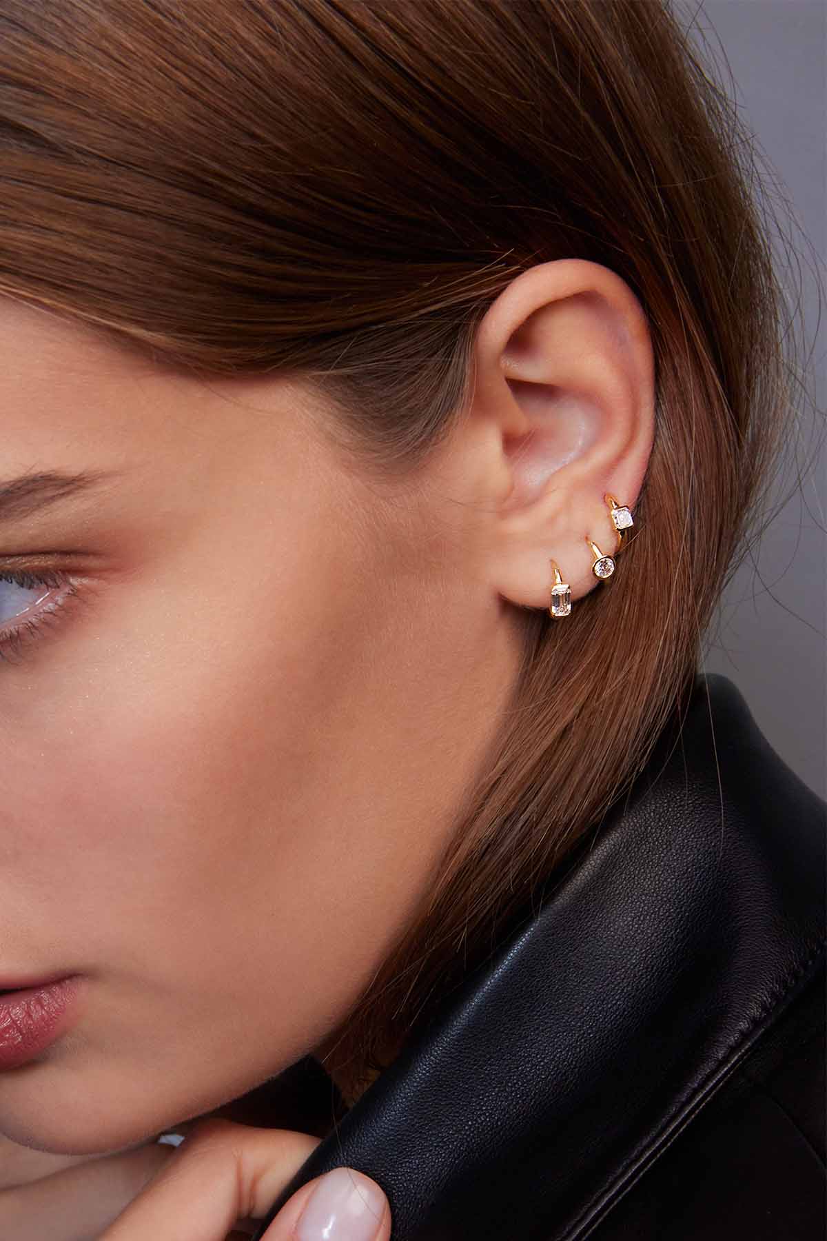 Asscher Diamond Huggie Earrings (0.40ct) - APM Monaco