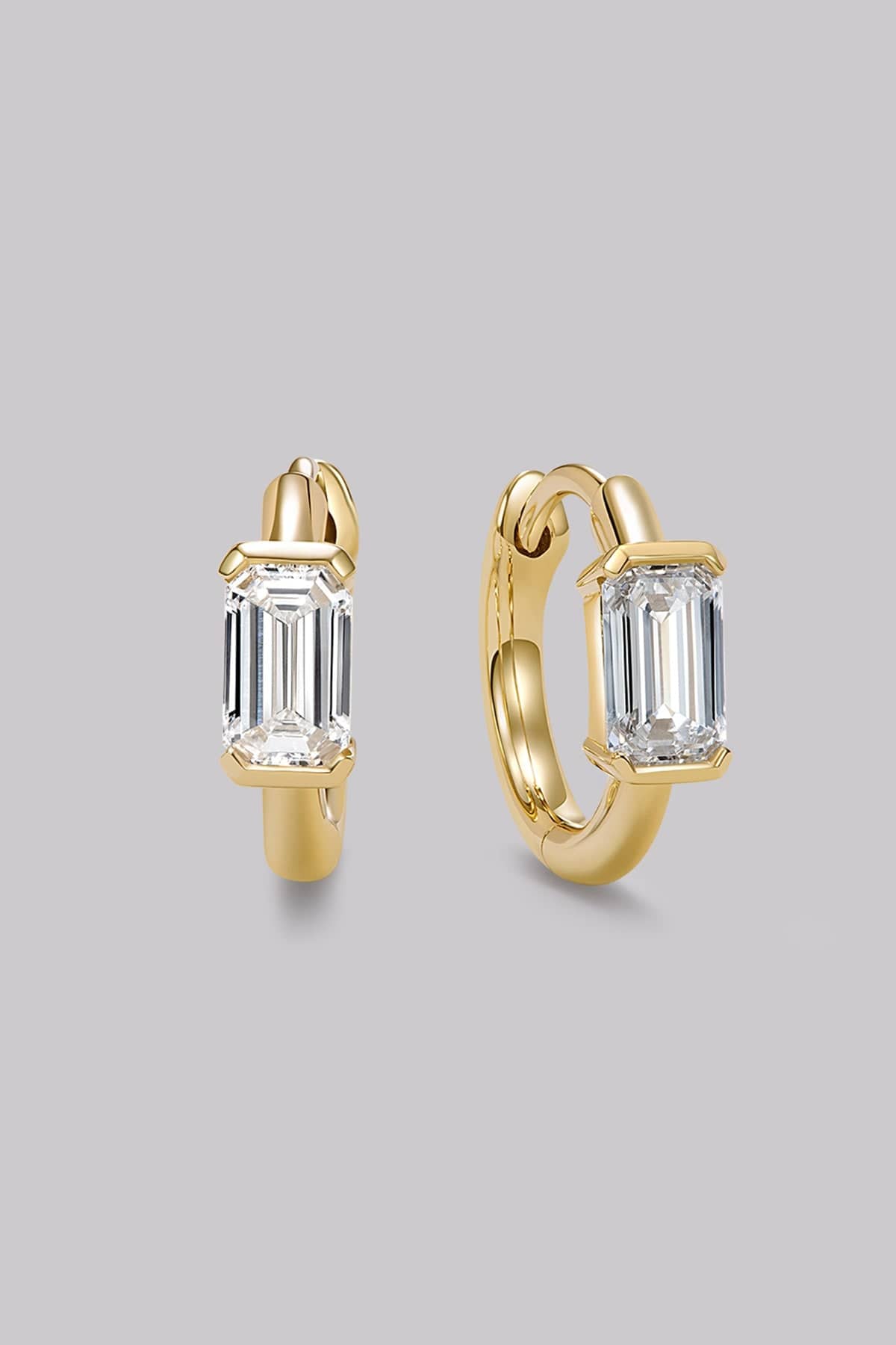 Emerald Diamond Huggie Earrings (0.60ct) - APM Monaco