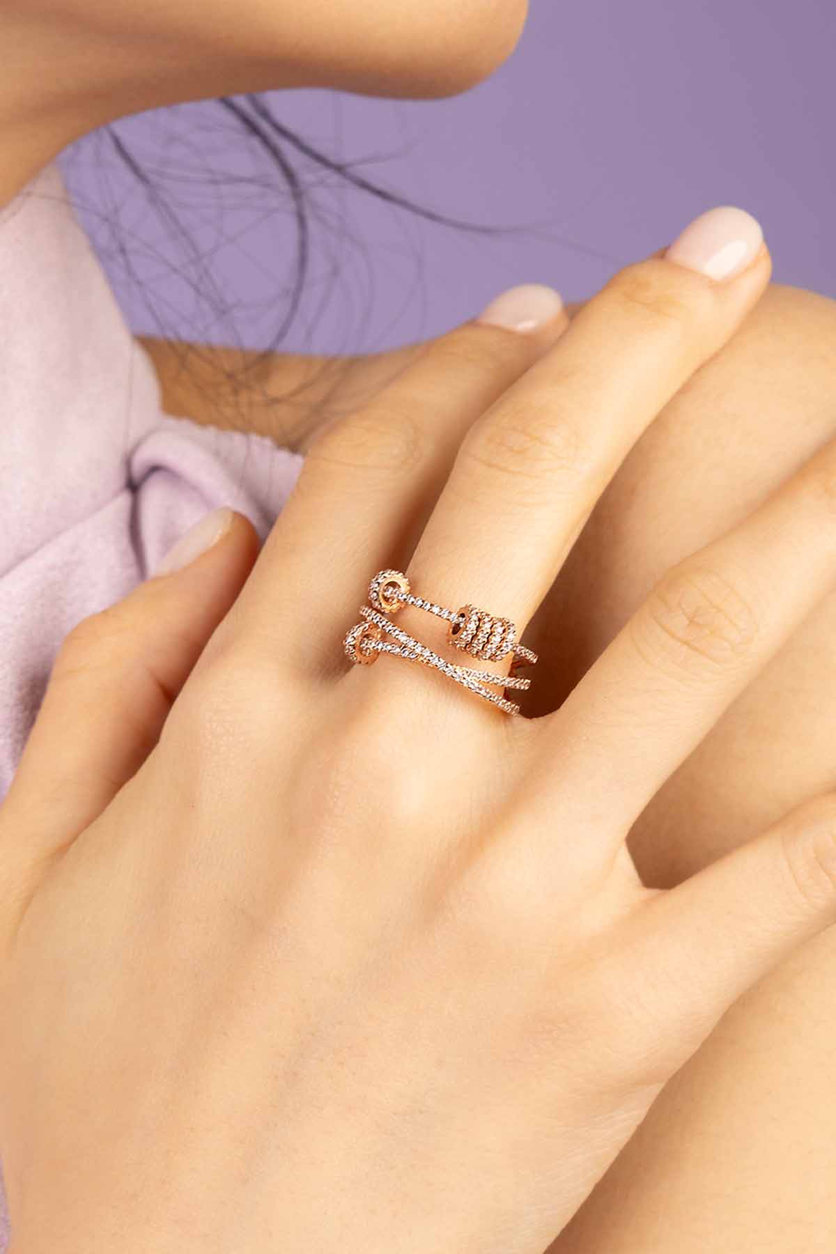APM Monaco ローズゴールド パール ジルコニア リング Dainty Gold Ring with Cubic Zirconia | APM Monaco