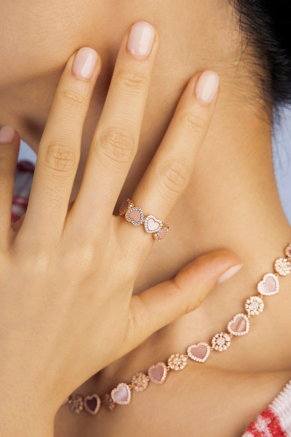 Pavé Pink Nacre Full Heart Ring | APM Monaco