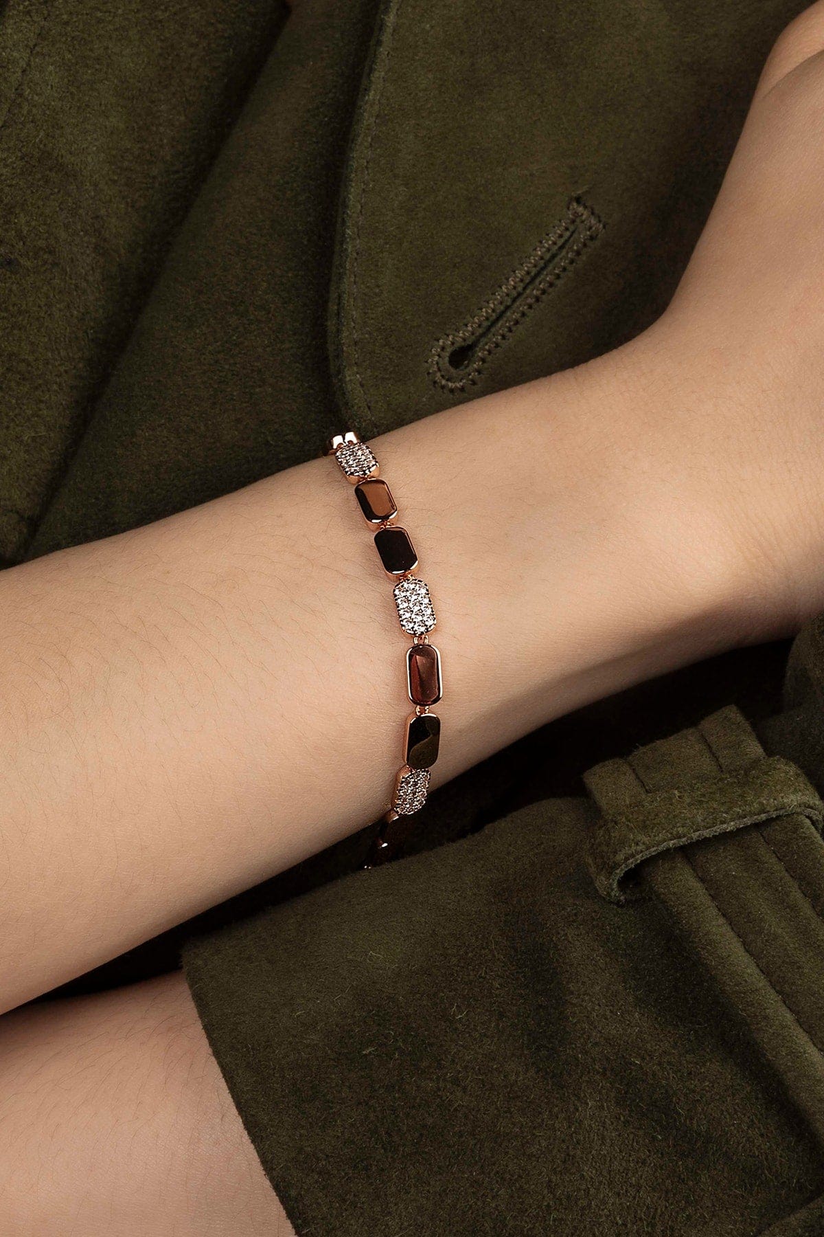 Dainty Rose Gold Bracelet | Cubic Zirconia | APM Monaco