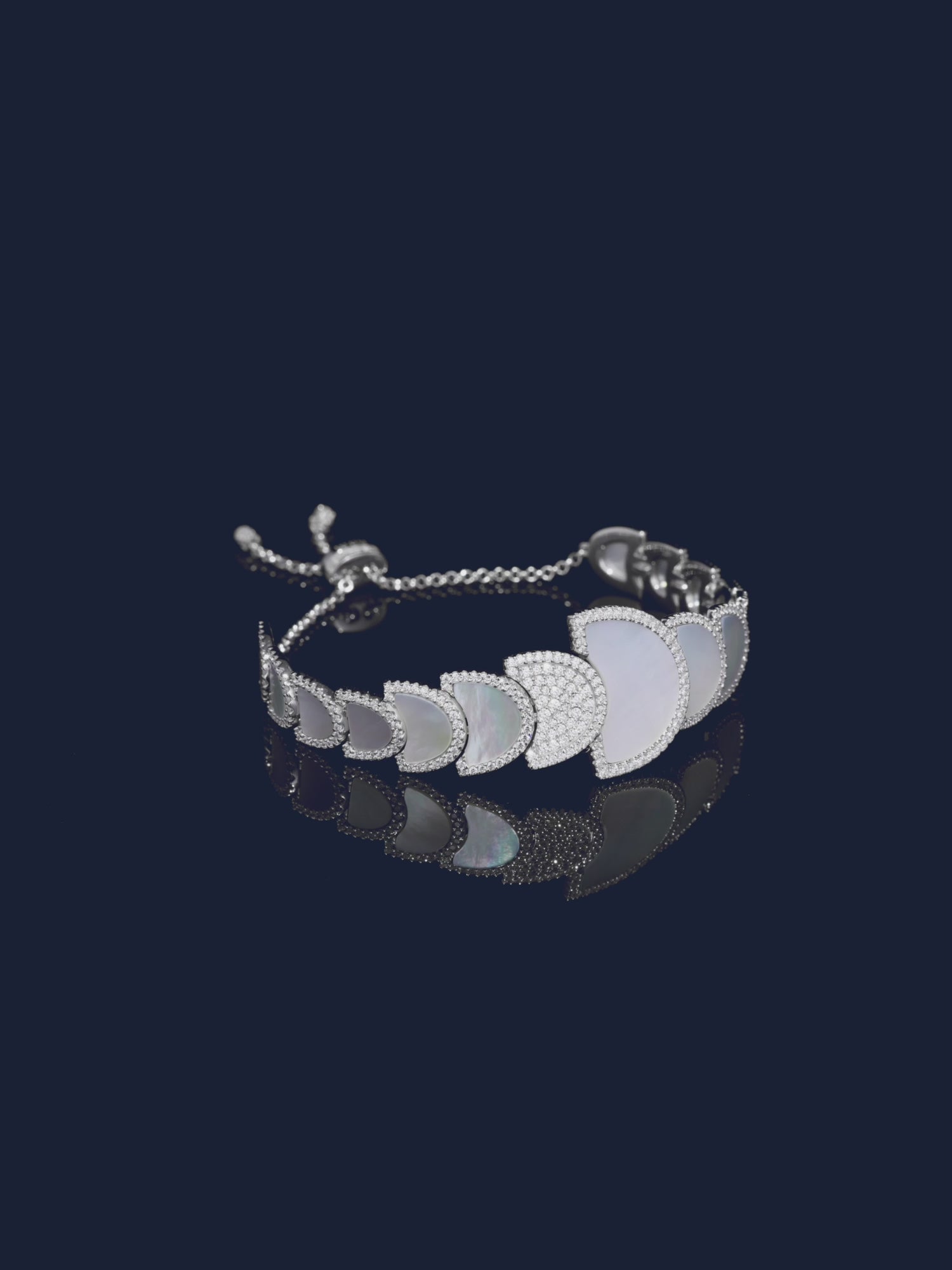 Half Moon Adjustable Bracelet with Nacre | APM Monaco